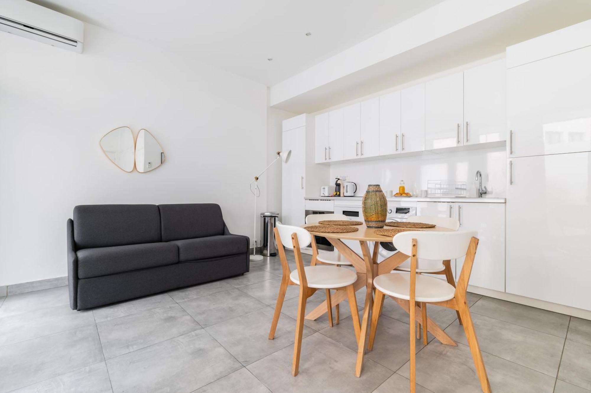 Charmant Appartement Calme Place Du Trocadero - 4P - Flat-Guest Paris Exteriör bild